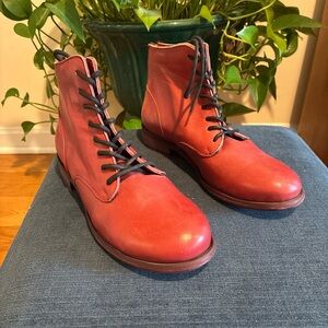 Bueno red leather lace up, back zip boots 39 8.5/9 NWOB